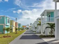 Coral Cottage~Family with kids~Pet Friendly~Stunning Views~pool~beach gear