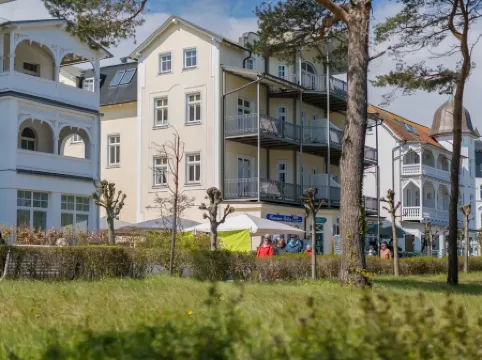 Apartment Strandpromenade - 1st row by the sea incl. beach chair