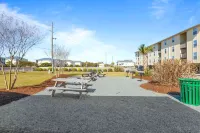 The Endless Wave: Oceanfront Condo, Sunrise View, Pool, 1-mile to Dining & Pier