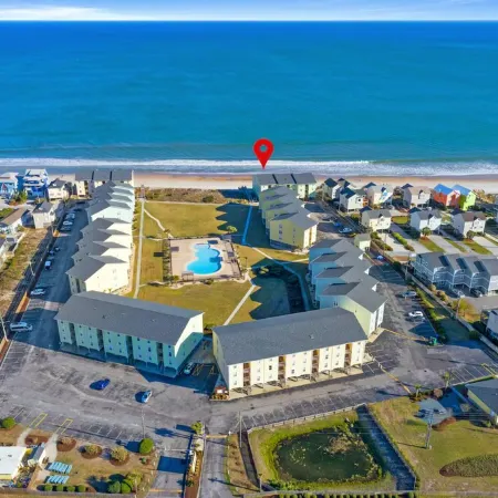 The Endless Wave: Oceanfront Condo, Sunrise View, Pool, 1-mile to Dining & Pier