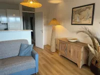 2 ROOMS EXCEPTIONAL SEA VIEW 5 min WALK FROM BEACH AND RAYOL VILLAGE (VAR) 헤이욜-까나델-슈흐-메흐 호텔