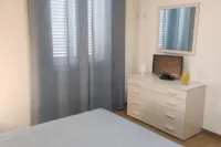 The Carusians rent short