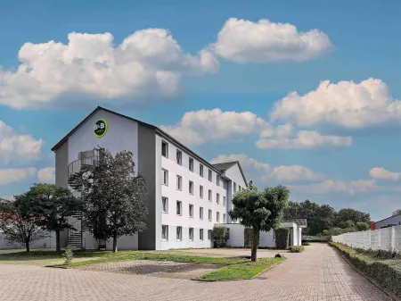 B&B HOTEL Köln-Airport Отели рядом с достопримечательностью «Зоопарк Рольфс Штрайхель»