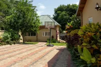 Senchi vacation home. 5 mins from Volta lake and major resorts. Отели в г. 