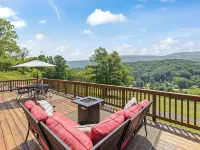Stunning Views Hilltop Cabin Near Homestead Resort! バスのホテル