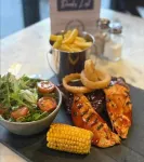 A rare and cosy air-conditioned caravan based on a beautiful family-owned site