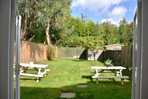 Bicester Entire 5 double bedroom detached house free Parking Wifi Netflix Piano