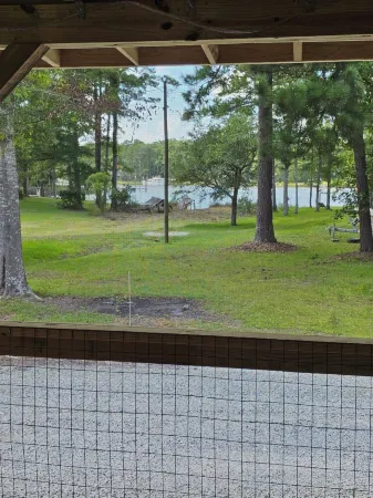 Charming 2-bedroom cottage with water access in tranquil Oriental