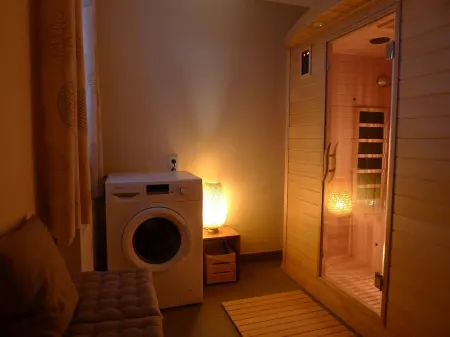 Barrier-Free  Apartment Bergmannstrost 120 Sqm with High-Quality Natural Materials