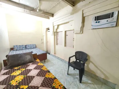 Goroomgo Shanti Guest House Varanasi Hotels near Sansthan Bindumadhav Devsthan