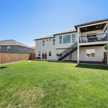 Serenity's Edge - Large Kennewick Home