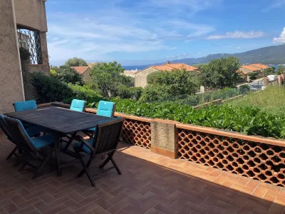 Cosy apartment, 10 minutes' walk from Propriano center and beach Hotels in 