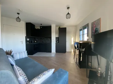 At the comfortable Studio Pissarro 2 minutes from the station