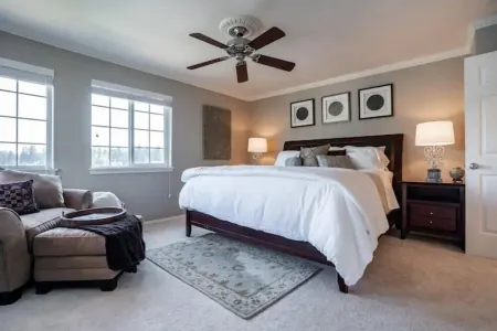 4bd Lakefront, w/ hot tub, outdoor kitchen & dock Отели рядом с достопримечательностью «International House»