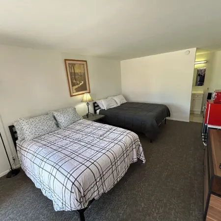 Unit 14 at Spinning Wheel Motel in Historic Fillmore