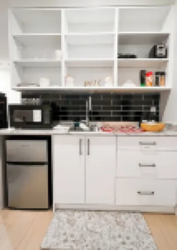 Tastefully furnished new studio in Bear Mountain