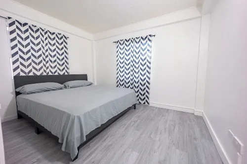 Spacious 2-bedroom apartment in Saint George's with WiFi Các khách sạn ở Mt.Parnassus