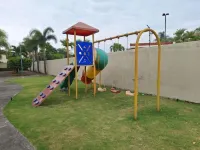 Luminoso, moderno, parqueo, piscina