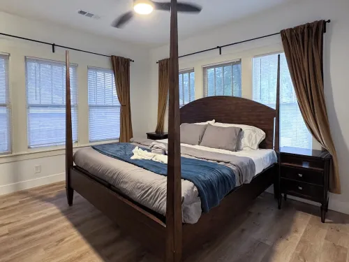 Denton Newly Renovated 4bed 3bath 2washer/dryers