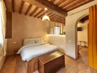 Farmhouse with panoramic views surrounded by forest in the center of Umbria