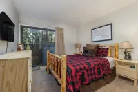 New Listing Pet Friendly 2-Bdrm Condo, Sleeps 5 . Ski to Lift , Near Bus Line.