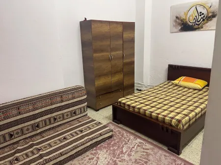 Studio S+2 in Kairouan Tunisia in a very quiet location Отели рядом с достопримечательностью «Basins of Aghlabides»