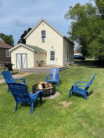 Family & Pet-Friendly, Walk to Lake, Fire Pit