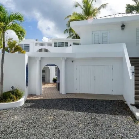 LAS TERRAZASWonderful 6-bedroom villa with gorgeous pool in tropical Vieques