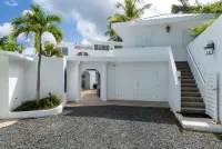 LAS TERRAZASWonderful 6-bedroom villa with gorgeous pool in tropical Vieques