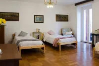 Apartment nestled in the tranquility of a mountain village Hotels in Brunate