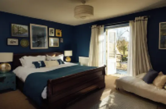 Historic spacious village cottage - perfect getaway for friends and families! Hotels in Malmesbury