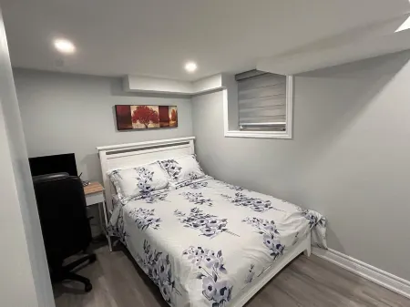 Whitby Gateway - 2BR 3BD 2WR Kitchen Laundry Отели рядом с достопримечательностью «Парк Север Уитби Офф-Лиш Дог»