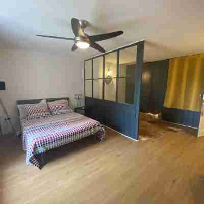 Maison de Ville Idéale Pour Découvrir Vienne et Lyon Rooms