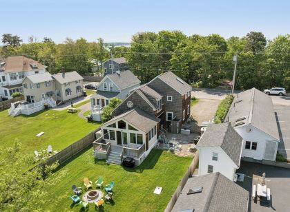 New Photos! Large 4-bedroom House Close to Beach with Ample Outdoor Space!