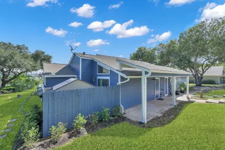 Lakefront Blue Paradise