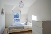 Apartment with Cher river view, 4/6 people, south Tours + parking and terrace Hotels in Saint-Avertin