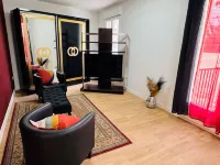 Floral House Hotels in Le Bourget