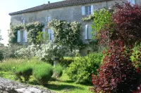 Spacious cottage with comfort and 2 terraces on quiet estate