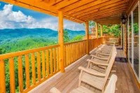 5 Miles to Gatlinburg! Indoor Heated Pool/ Theater Room/ Hot tub/ Amazing Views!