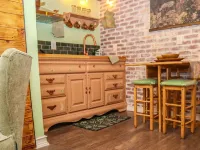 Tiny Cottagecore House in Miami. Walking distance to Hialeah Hospital! Hotels in Hialeah