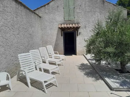 Country house for rent in 7700 St-Marcel d'Ardèche Отели в г. Сен-Марсель-д'Ардеш