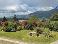 MY HUMBLE HOUSE - APPARTAMENTO IN VILLA CON VISTA LAGO Hotel a Oggiono