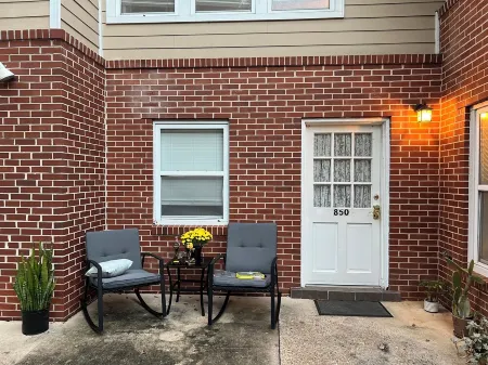 Midtown Garden Apt – Great Location & Privacy – Near Downtown, FSU, & Hospitals