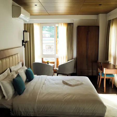 33rd Executive Suites