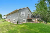 Baraboo Bungalow Hotels in Baraboo