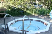 Bear Flag Inn - spa