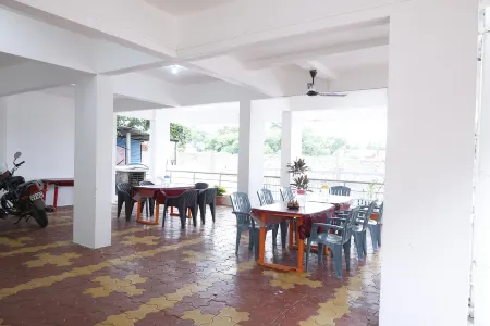 Balaji Lodging Отели в г. Pandharpur