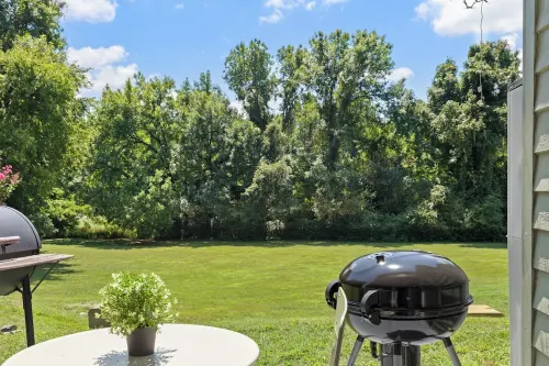 Private UNC Townhome w/ Parking, 2 Bedrooms, Sleeps 6, w/ Beautiful Garden! Hotels in Carrboro