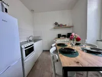 Appart Cosy Avec Stationnement Gratuit sur Place Hotels in Roanne