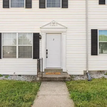 Lovely 2- Bedroom Condo located in the heart of BG